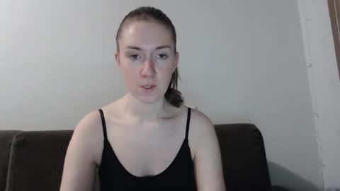 lily_love_x online show from November 24, 3:39 am