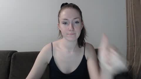 lily_love_x online show from March 3, 10:48 pm