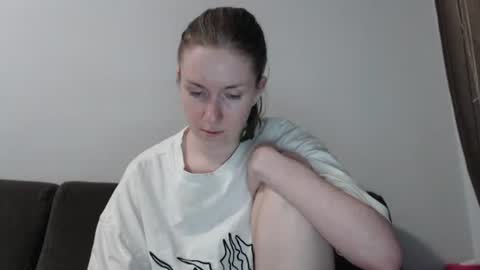 lily_love_x online show from July 24, 3:04 am