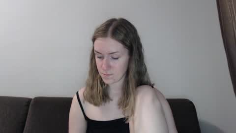 lily_love_x online show from July 28, 5:25 am