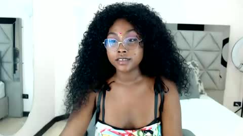 Snapshot of lily_mendoza chatting on July 8, 7:40 pm lily_mendoza online show from July 8, 7:40 pm