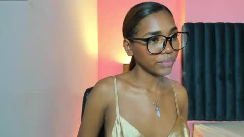 Snapshot of lily_miiller chatting on February 7, 7:38 pm Lily Miiller online show from February 7, 7:38 pm