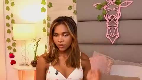 Snapshot of lily_miiller chatting on October 5, 7:45 pm Lily Miiller online show from October 5, 7:45 pm