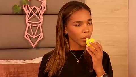 Snapshot of lily_miiller chatting on October 26, 6:58 pm Lily Miiller online show from October 26, 6:58 pm