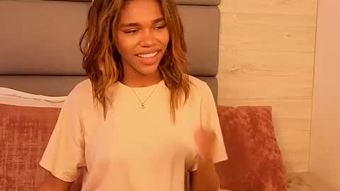 Snapshot of lily_miiller chatting on October 27, 8:46 pm Lily Miiller online show from October 27, 8:46 pm