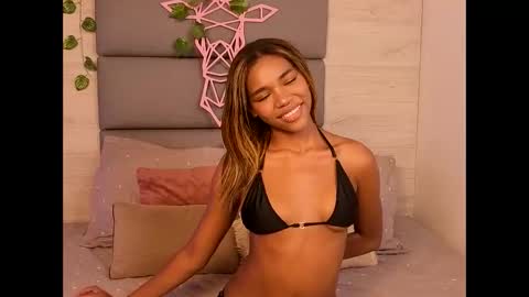 Snapshot of lily_miiller chatting on November 2, 8:22 pm Lily Miiller online show from November 2, 8:22 pm