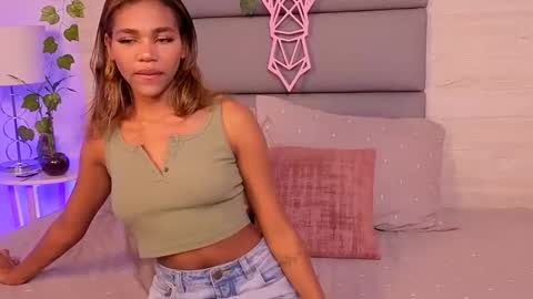 Snapshot of lily_miiller chatting on November 6, 11:26 pm Lily Miiller online show from November 6, 11:26 pm