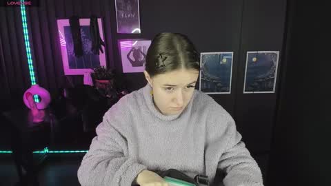 Lily online show from December 21, 7:03 am