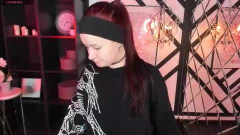 Lily online show from February 27, 8:03 am