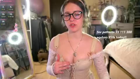 your lilyyyyyyy online show from May 21, 7:32 pm