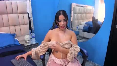 Snapshot of lily_rousse0 chatting on May 26, 3:24 am lily_rousse0 online show from May 26, 3:24 am
