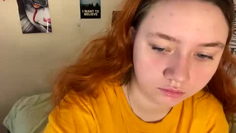 Snapshot of lily_shamy chatting on December 10, 10:17 am Alice online show from December 10, 10:17 am