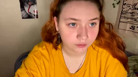 Snapshot of lily_shamy chatting on December 16, 7:00 pm Alice online show from December 16, 7:00 pm