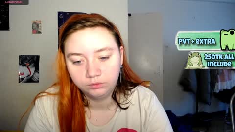 Snapshot of lily_shamy chatting on January 13, 8:47 am Alice online show from January 13, 8:47 am