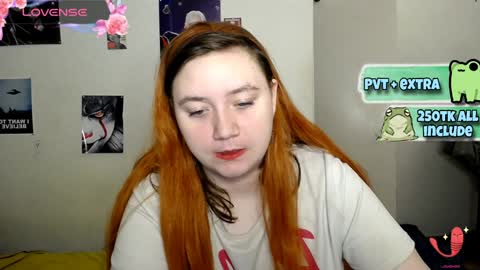 Snapshot of lily_shamy chatting on January 14, 2:22 pm Alice online show from January 14, 2:22 pm