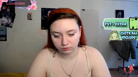 Snapshot of lily_shamy chatting on February 9, 10:31 am Alice online show from February 9, 10:31 am