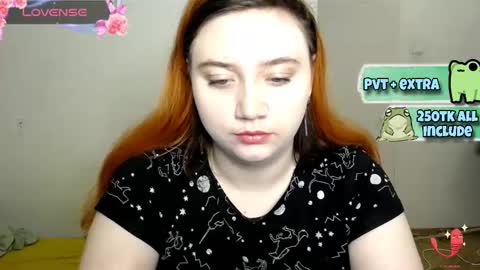 Snapshot of lily_shamy chatting on March 1, 7:15 pm Alice online show from March 1, 7:15 pm