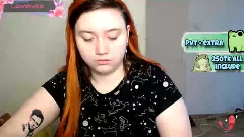 Snapshot of lily_shamy chatting on March 2, 6:27 am Alice online show from March 2, 6:27 am