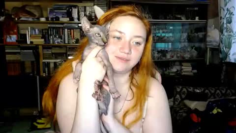 Snapshot of lily_shamy chatting on September 20, 1:34 pm Alice online show from September 20, 1:34 pm