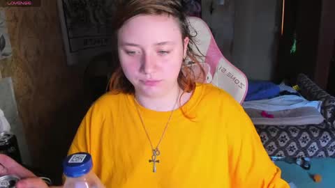 Snapshot of lily_shamy chatting on May 29, 12:03 pm Alice online show from May 29, 12:03 pm