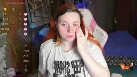 Snapshot of lily_shamy chatting on June 17, 2:58 am Alice online show from June 17, 2:58 am