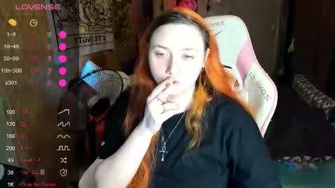 Snapshot of lily_shamy chatting on June 22, 8:50 pm Alice online show from June 22, 8:50 pm