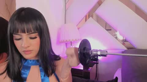 Snapshot of lily_stclair chatting on June 1, 4:14 am . online show from June 1, 4:14 am