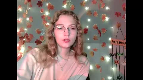 small lily online show from October 16, 6:25 am