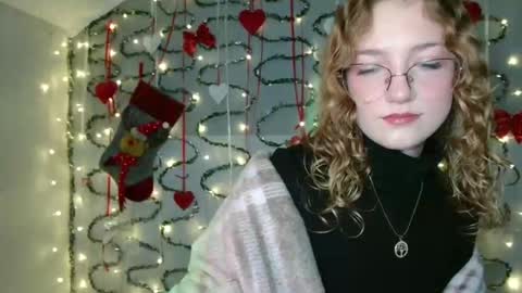 small lily online show from January 10, 5:31 am