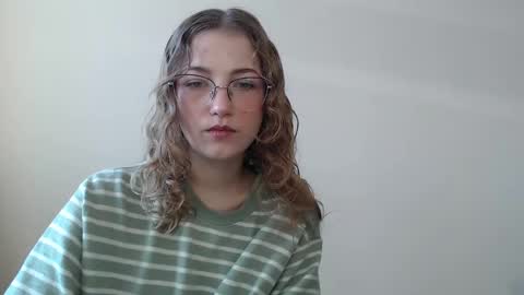 small lily online show from March 1, 7:10 am