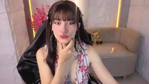 Snapshot of lily_tx chatting on June 12, 12:48 pm Follow me.. Live 730 to 1400 online show from June 12, 12:48 pm