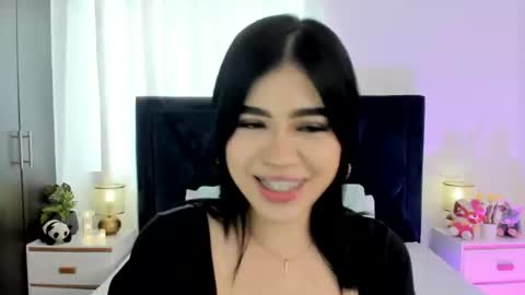 LilyWoodz online show from August 4, 7:05 pm