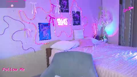 Snapshot of lilyahot68 chatting on July 14, 7:35 am Lilya online show from July 14, 7:35 am