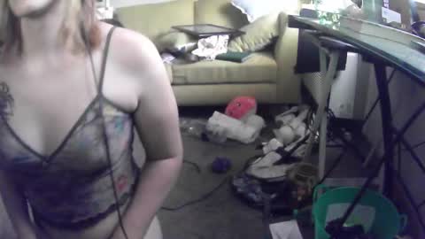 Snapshot of lilybvixen chatting on October 2, 9:55 pm lilybvixen online show from October 2, 9:55 pm