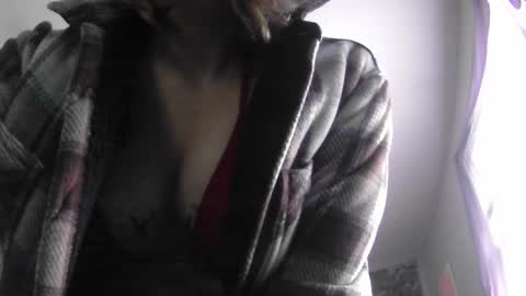 Snapshot of lilybvixen chatting on October 12, 3:22 pm lilybvixen online show from October 12, 3:22 pm