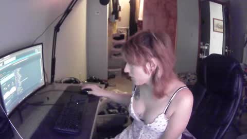 Snapshot of lilybvixen chatting on October 16, 1:34 pm lilybvixen online show from October 16, 1:34 pm