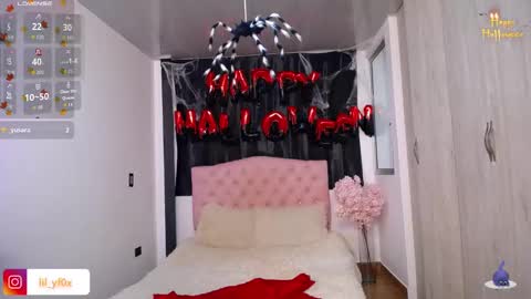 lilyfox23 online show from October 29, 1:46 pm