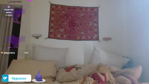 Lily Grace online show from November 13, 7:35 pm