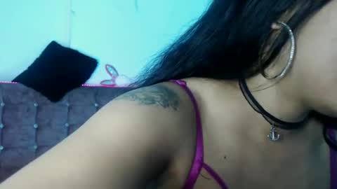 lilyjamesx online show from November 27, 1:57 pm