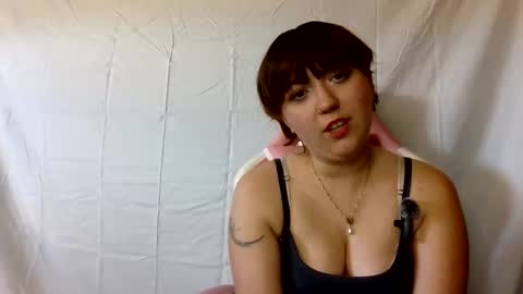 lily online show from June 5, 10:59 pm