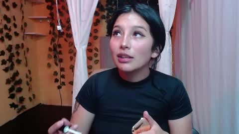 lilymoon_018 online show from May 5, 1:08 pm