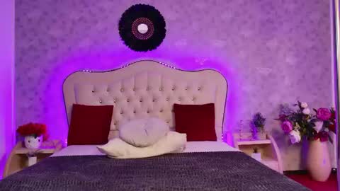 Snapshot of lilyrose_ chatting on July 23, 1:58 am online show from July 23, 1:58 am