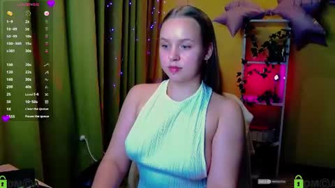 Lily online show from August 4, 8:55 pm