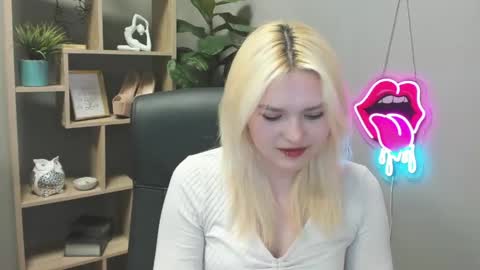 Lily online show from April 14, 6:41 am