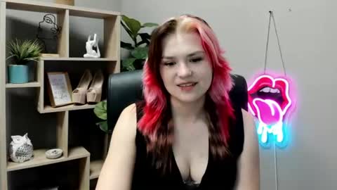 Lily online show from June 10, 6:56 am