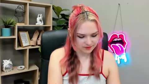 Lily online show from June 25, 6:40 am