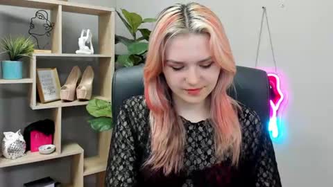Lily online show from July 4, 7:36 am