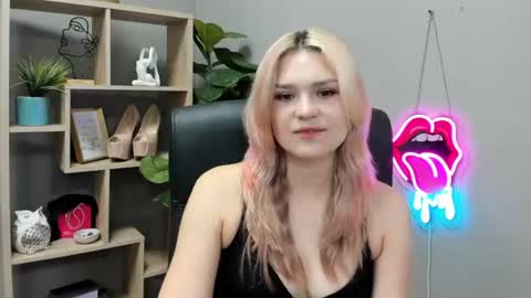 Lily online show from July 9, 7:01 am