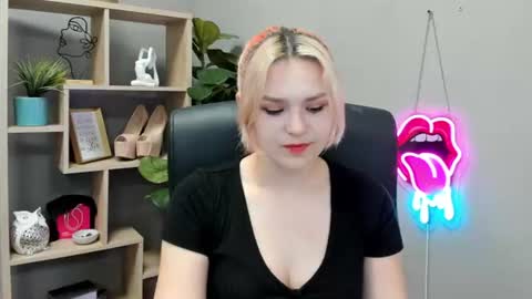 Lily online show from July 13, 6:38 am
