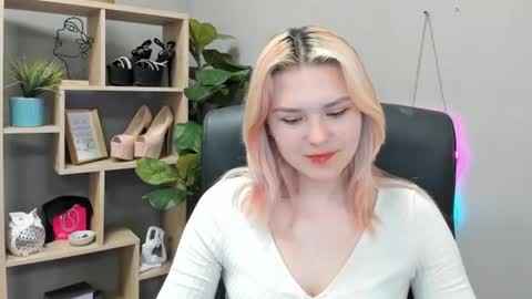 Lily online show from July 14, 10:21 am